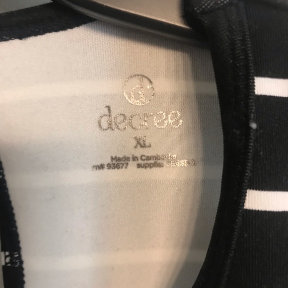 Striped sleeveless crop top - Picture 2 of 3